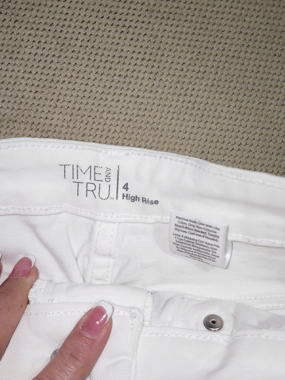 Time and Tru High Rise White Jeans - Size 4